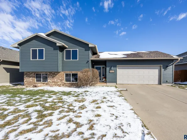 8904 W 18th St, Sioux Falls, SD 57106