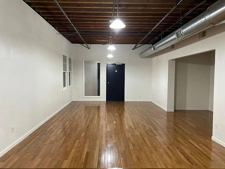 111 N Main St — Photo 8