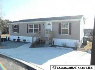 4 Hemlock Ct, Jackson, NJ 08527