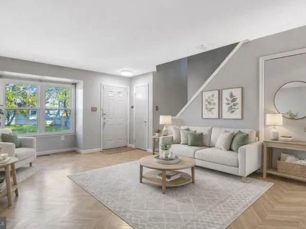 5680 White Dove Ln, Clifton, VA 20124