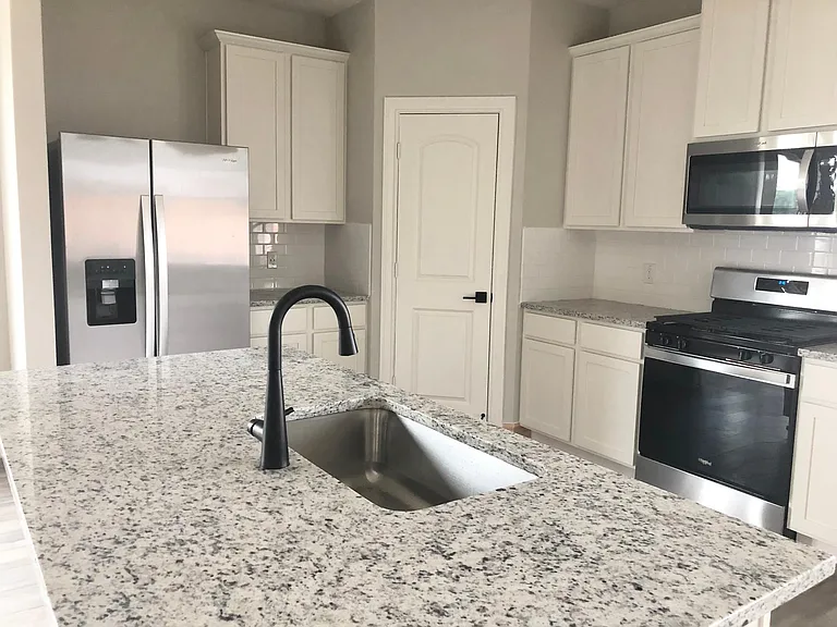 617 Harbor Oaks Dr — Photo 9