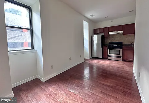 118 S 12th St #4R Photo 1