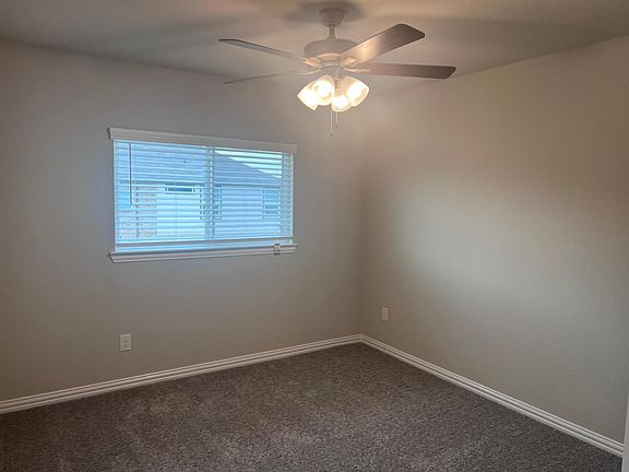 4th image of 2904 Mare Dr