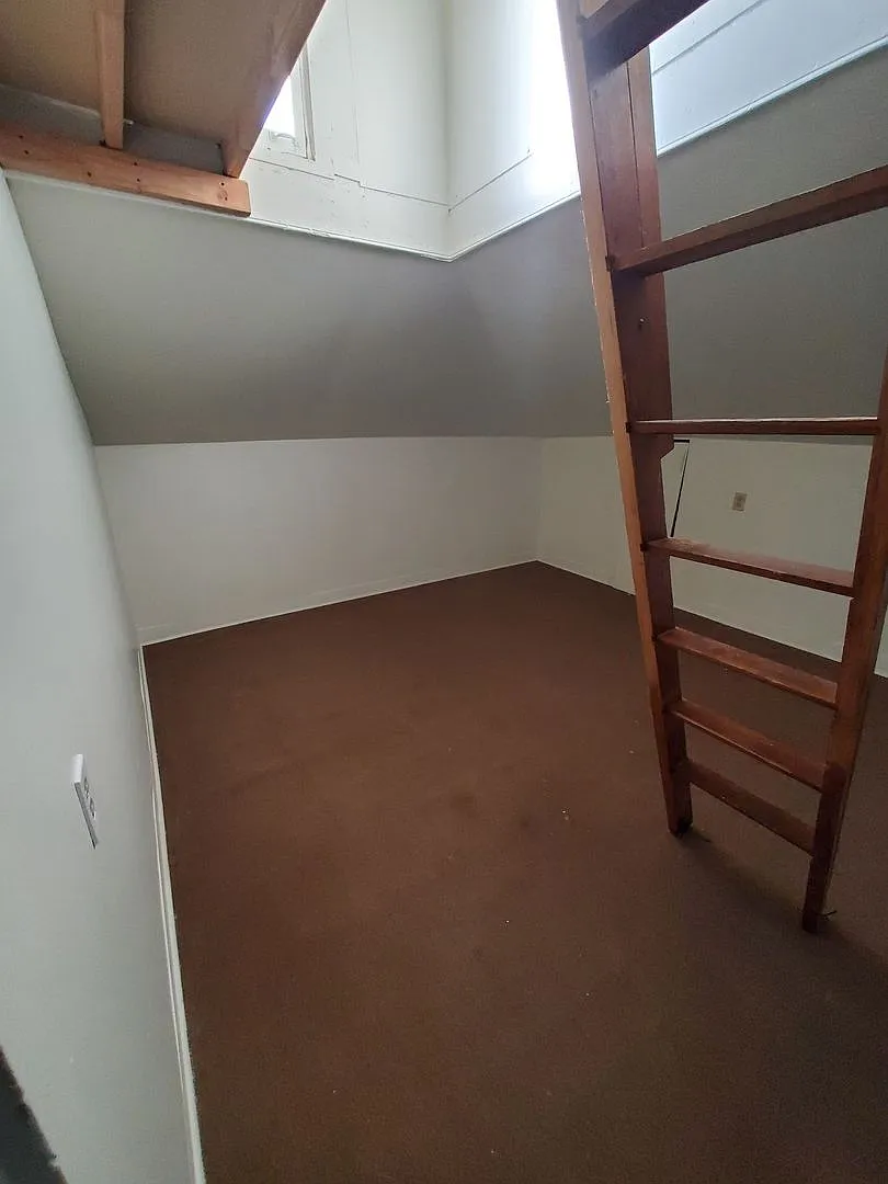 2467 S Burrell St 6 unit — Photo 3