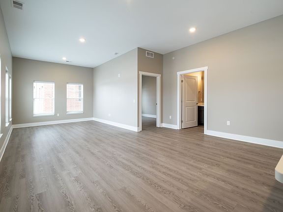 12-web-or-mls-3440-chicago-dr_12092024