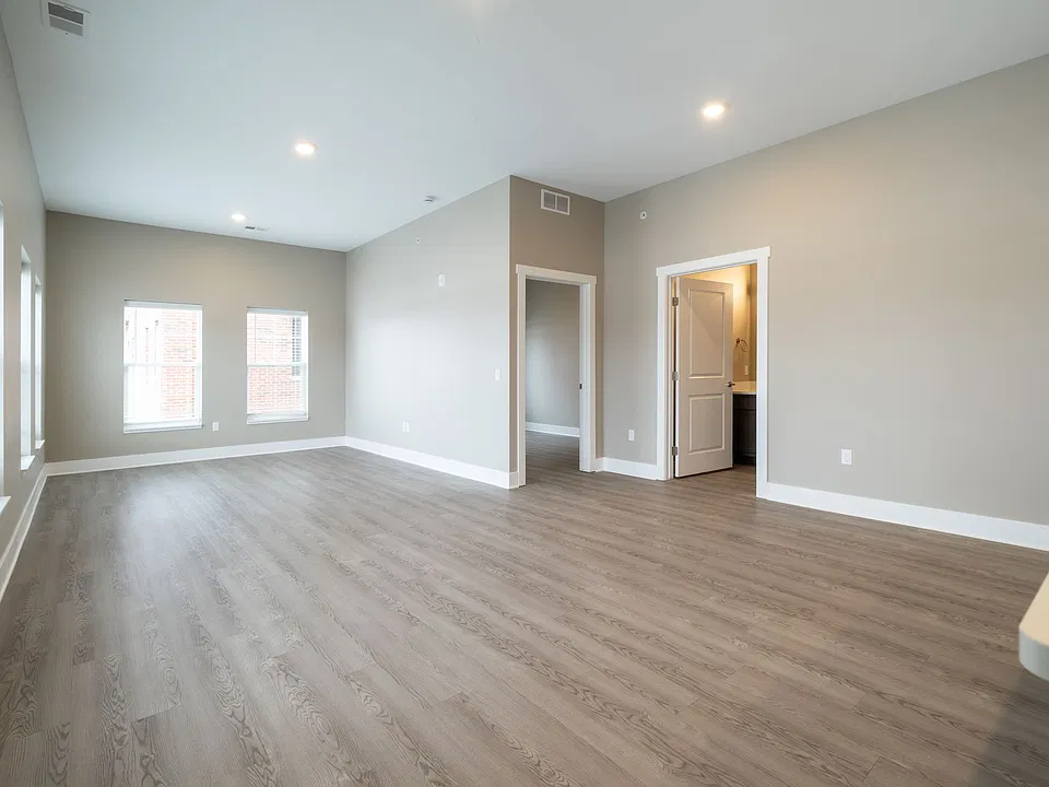 12-web-or-mls-3440-chicago-dr_12092024