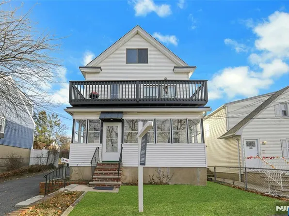 42 Lakeshore Dr, Prospect Park, NJ 07508