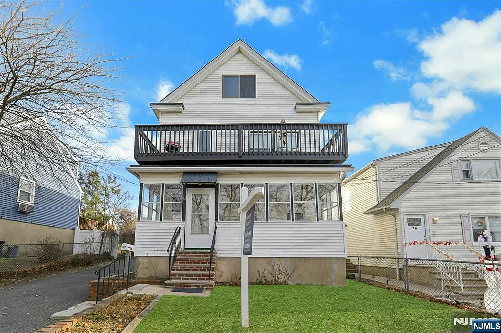 42 Lakeshore Dr photo 1
