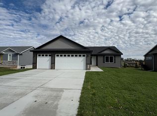 705 Council Ct, Ellendale, MN 56026