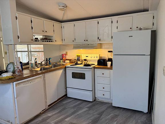 4th image of 313 Joy Rd