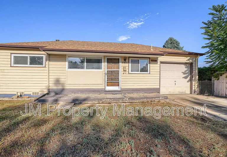 1211 S Shoshone St — Photo 1