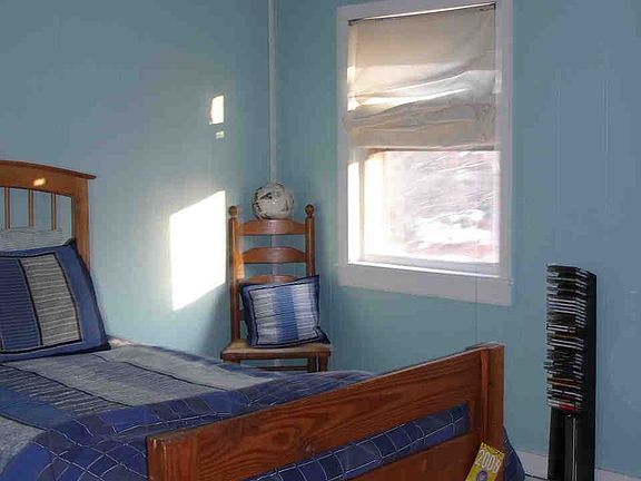 30 Hawley St. Master BR