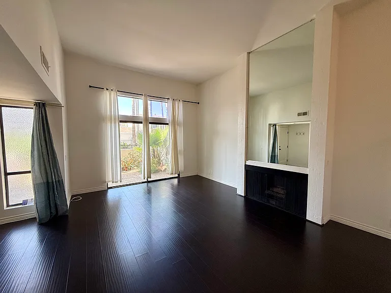 2934 Wellesley Ct — Photo 1