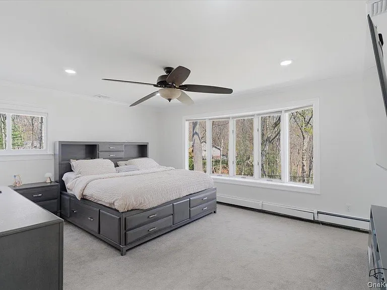 263 Oyster Bay Rd — Photo 16