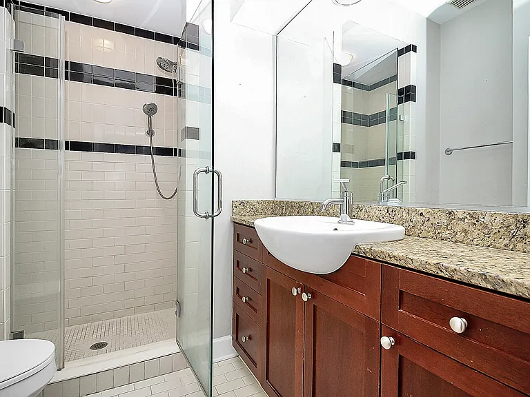 608 Garden District Dr #1 — Photo 29