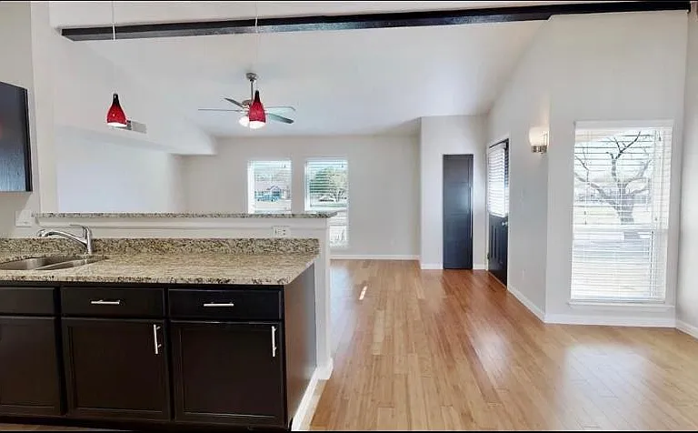 4511 Chapman St — Photo 15