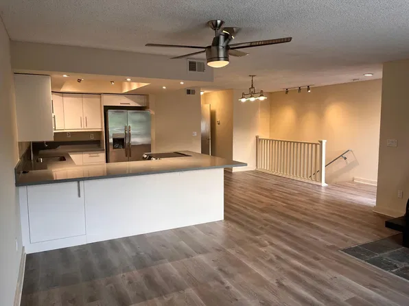 7525 Jerez Ct Unit D, Carlsbad, CA 92009