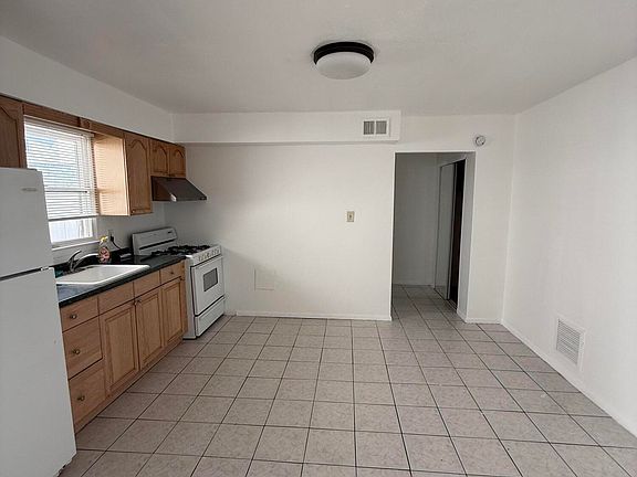 2nd image of 33 Brunswick St