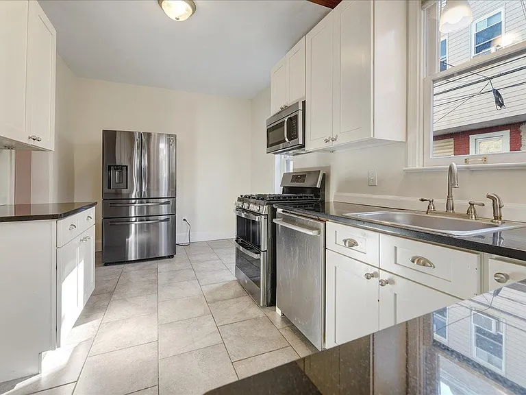 2308 Madison Sq — Photo 8