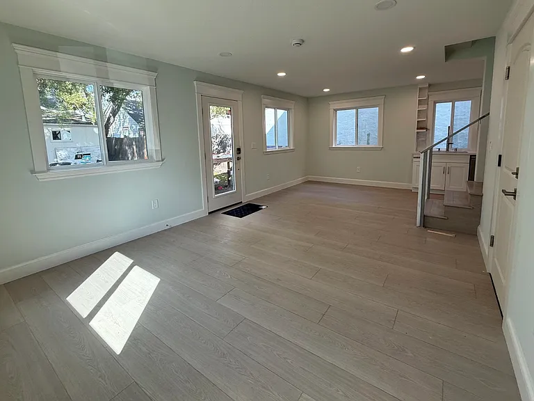 844 Bellomy St — Photo 5