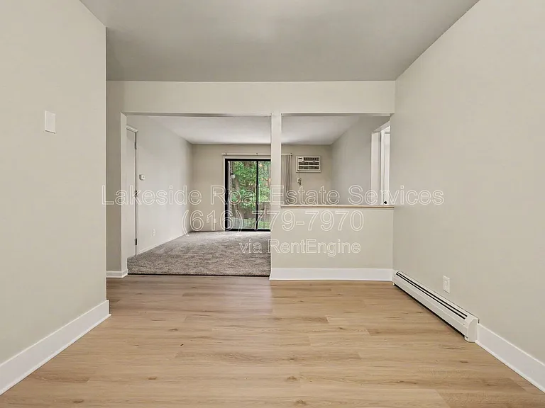 Maple Leaf Apartments — Photo 78