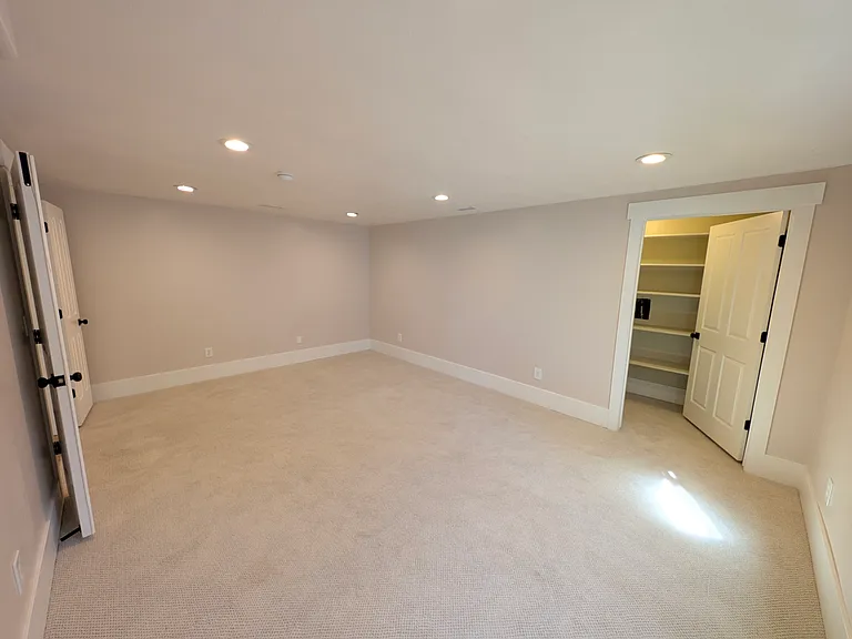 8743 N Franklin Dr — Photo 53
