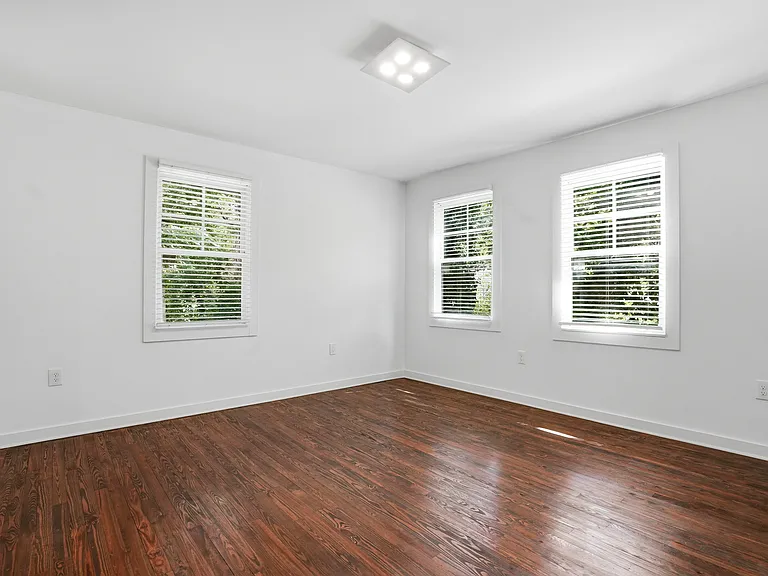 439 Oak Rd — Photo 14