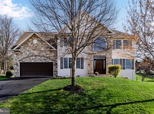 8 Bayberry Rd, Carlisle, PA 17013