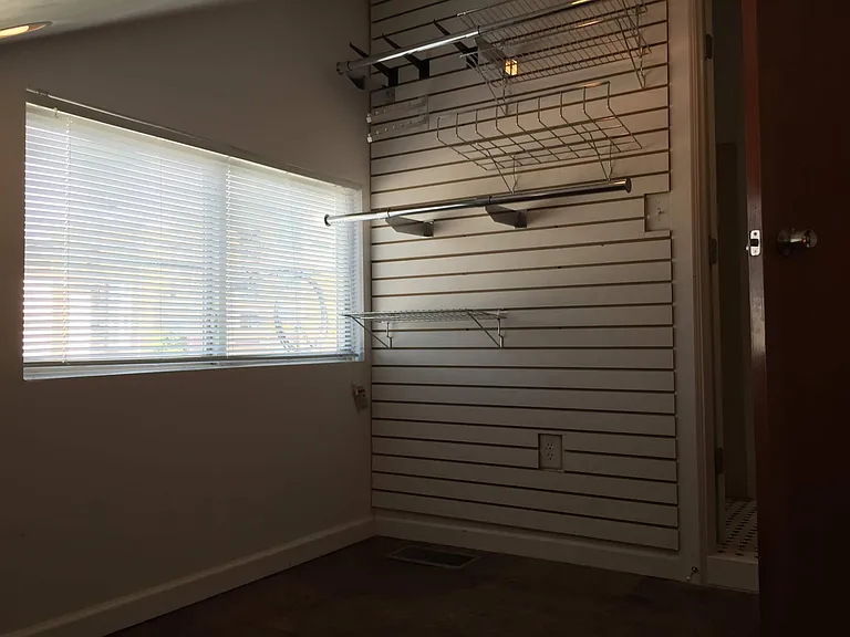 1028 W Hickory St — Photo 20