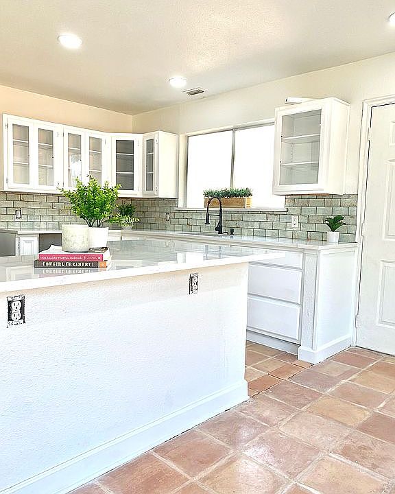 1st image of 9152 Clearwater Dr