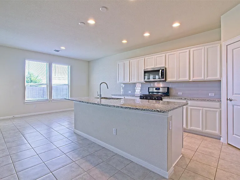 5610 Wolf Pack Dr — Photo 12