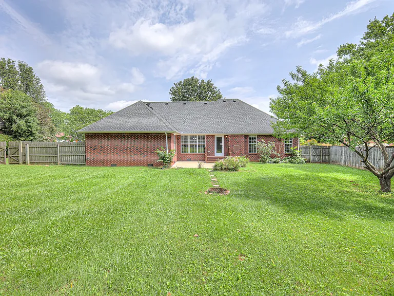 405 Sandi Ct — Photo 39