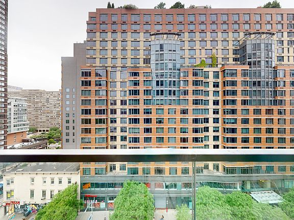 5th image of 237 E 34th St #1002