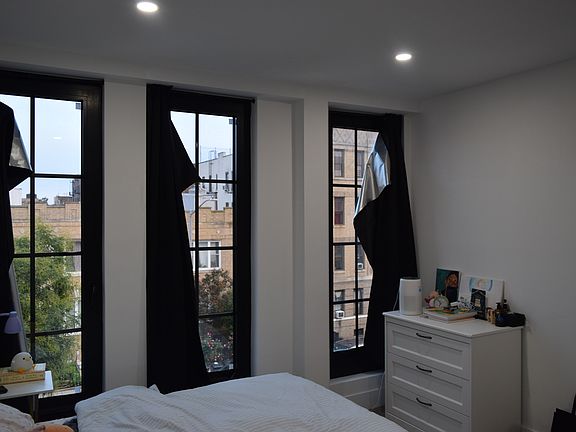 4th image of 25-88 41st St #Penthouse 2