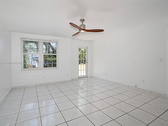3rd image of 932 7th St #932C