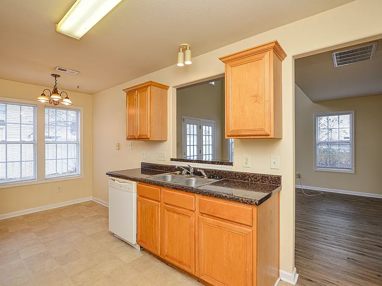 8415 Spirea Ct — Photo 10