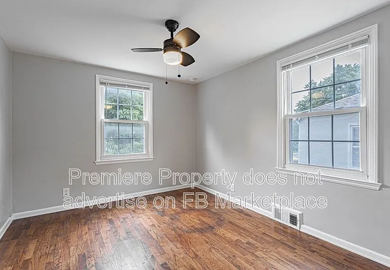 7826 Summit St — Photo 7
