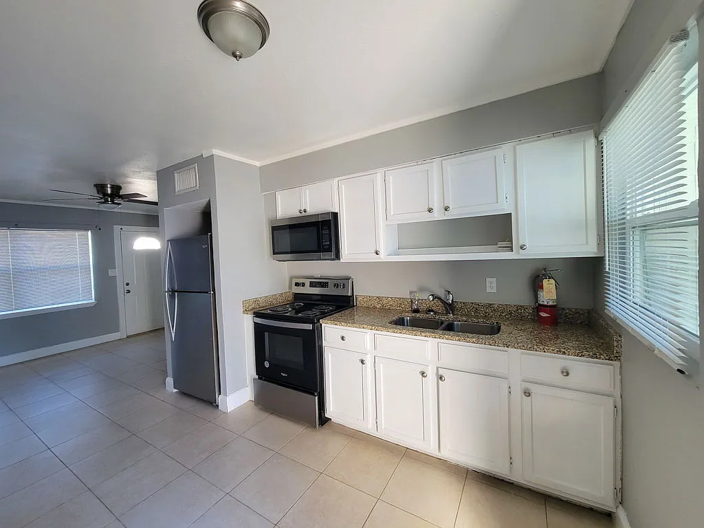 2 bed, $1,350 — Photo 4
