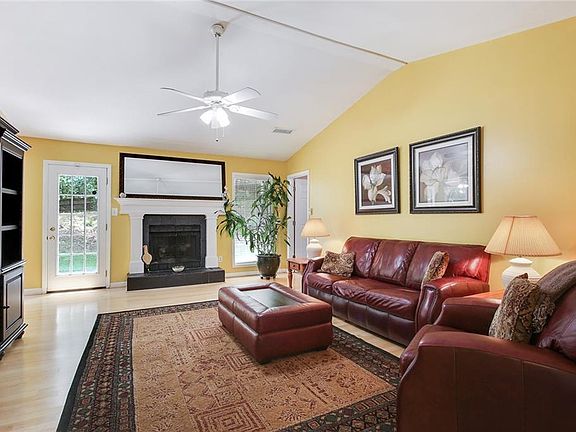 4th image of 125 Karla Ct