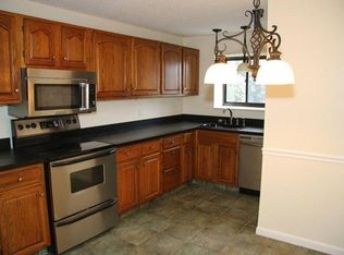 12 9th St APT 108, Medford, MA 02155
