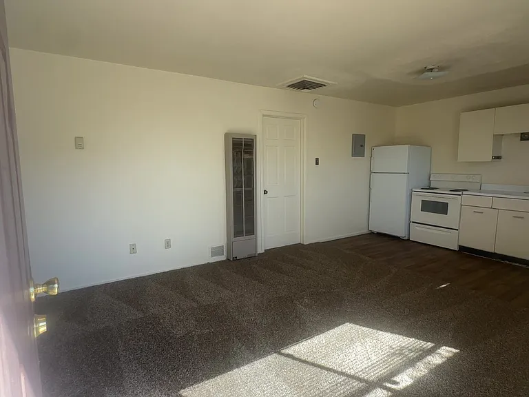 1404 Wyoming Ave — Photo 2