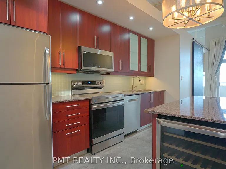 550 Hopewell Ave #302 — Photo 6
