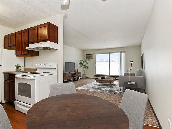 5th image of 900 County Road D W APT 202