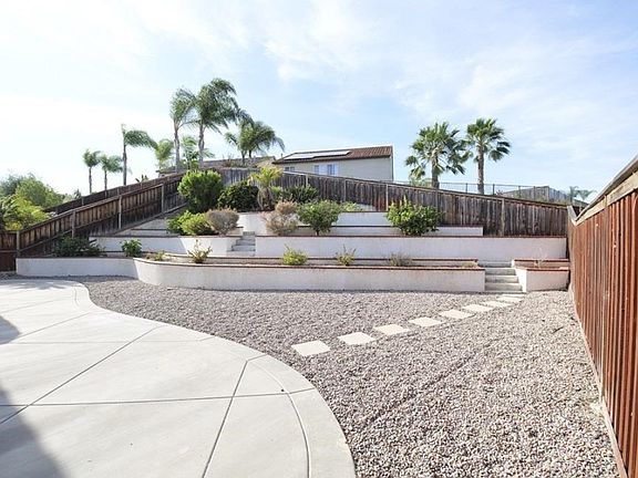 2nd image of 984 Glendora Dr