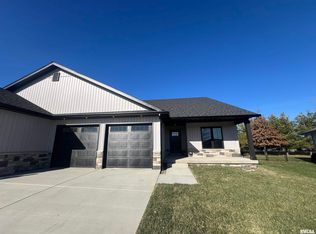 3825 Sugar Loaf Dr, Springfield, IL 62711