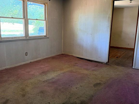 4th image of 411 Pennigar Rd
