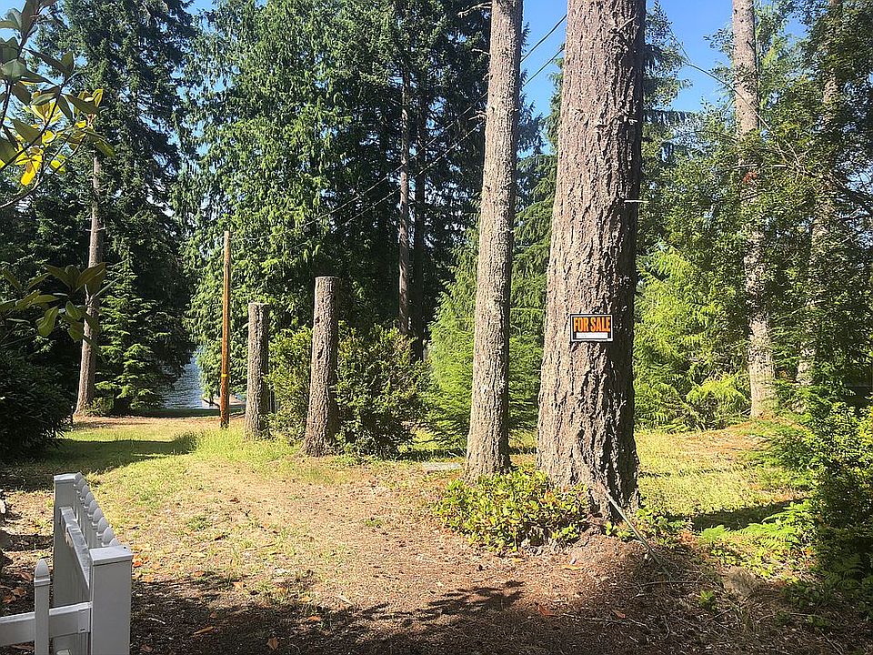 2nd image of 841 E Ballantrae Dr