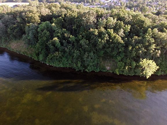 3rd image of 784 S Shore Dr