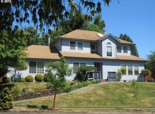 410 SE Greenway Dr, Gresham, OR 97080