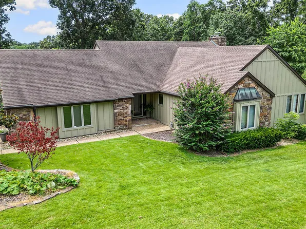2 Ettington Dr, Bella Vista, AR 72714
